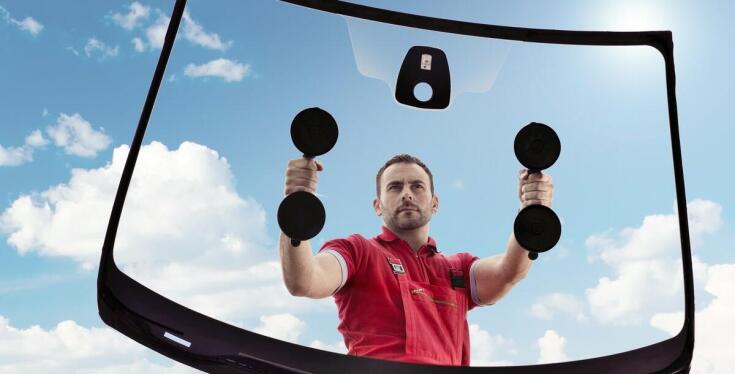 Kompleksowa naprawa szyb samochodowych: Zaufaj specjalistom z Garwolina