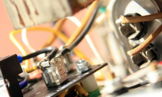 Klucz do gitary basowej a jakość dźwięku – na co zwrócić uwagę?