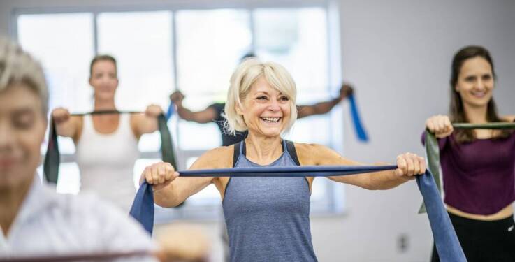 Trening TRX w grupie czy indywidualnie: co wybrać?