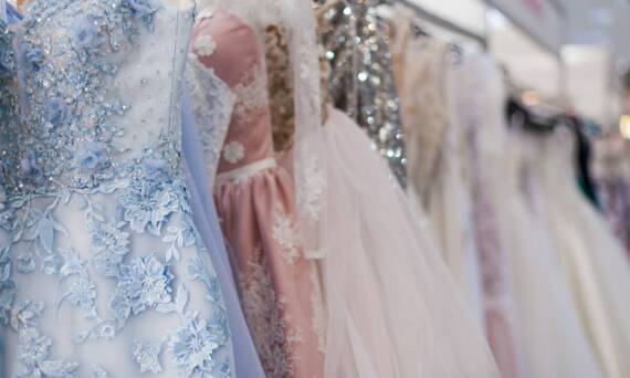 Eleganckie kombinezony – dlaczego są must-have według butiku?