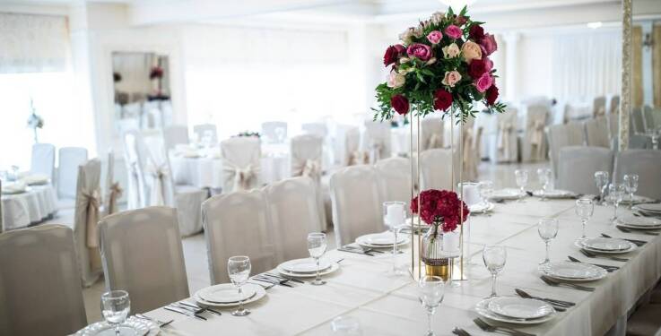 Sale weselne z profesjonalną obsługą - klucz do udanego przyjęcia