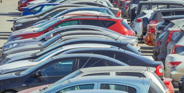 Samochody hybrydowe na wynajem – dostępność w wypożyczalni w Żorach