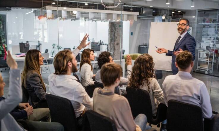 Korzyści z uczestnictwa w szkoleniach IT dla rozwoju zawodowego