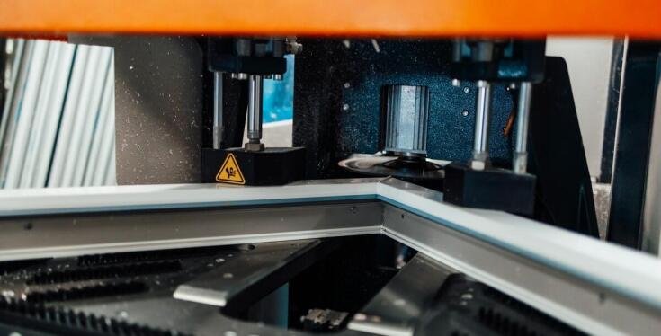 Jak prasy do betonu wpływają na efektywność pracy w laboratoriach badawczych?