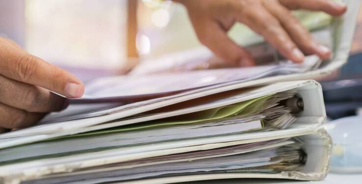 Jak agencje celne wspierają przedsiębiorców w przygotowywaniu dokumentacji celnej?