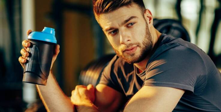 Fitmax opinie: Jakie korzyści przynoszą aminokwasy EAA według klientów?
