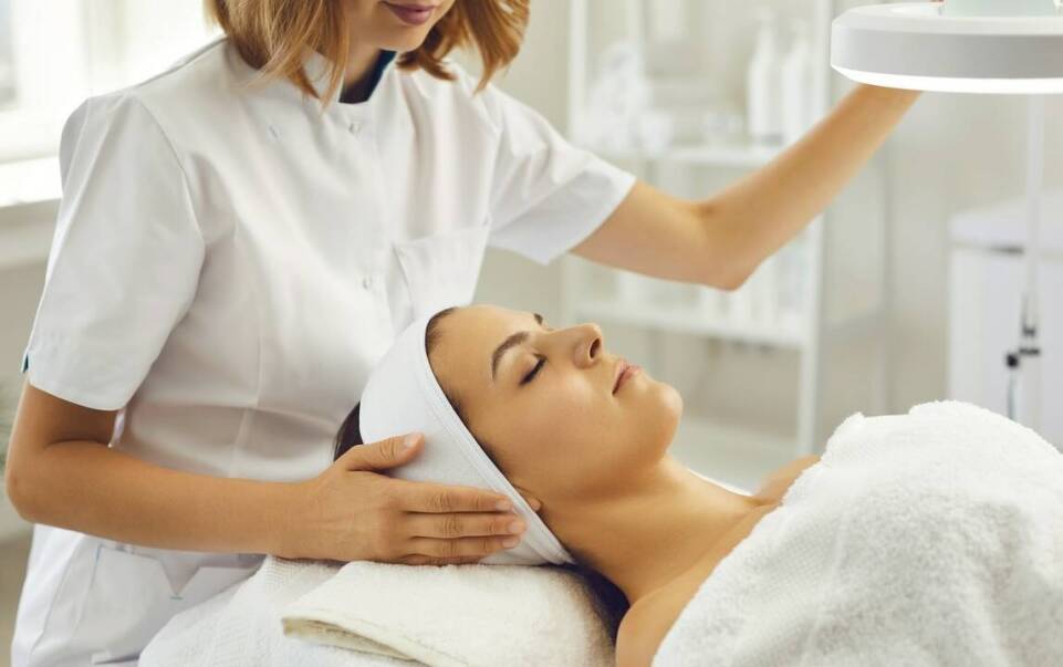 Innowacyjne technologie w kosmetyce: Geneo dla zdrowej cery