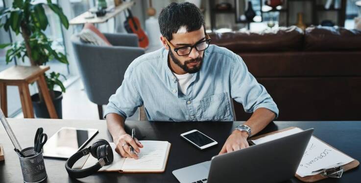 Kurs CCNA a nowoczesne technologie: jakie innowacje są omawiane?