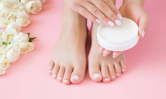 Pedicure a zdrowie stóp – co warto wiedzieć przed wizytą w salonie