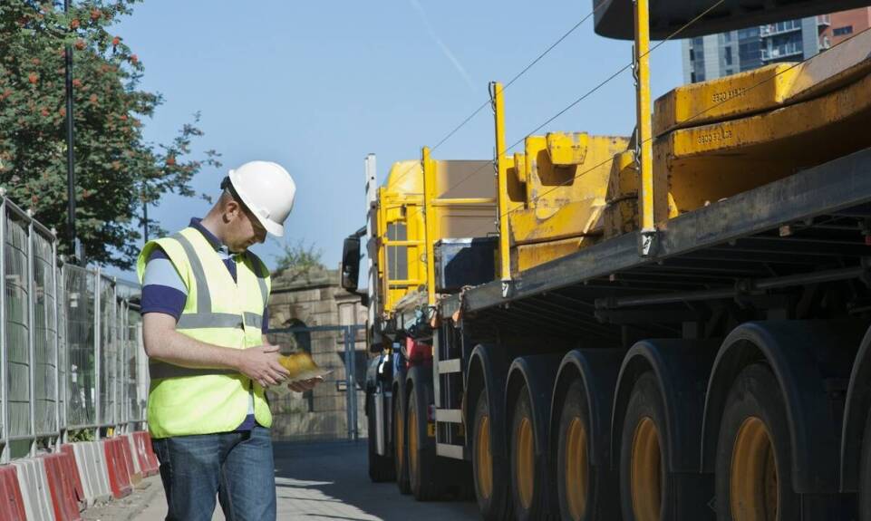 Najczęstsze wyzwania przy transporcie maszyn i jak sobie z nimi radzić
