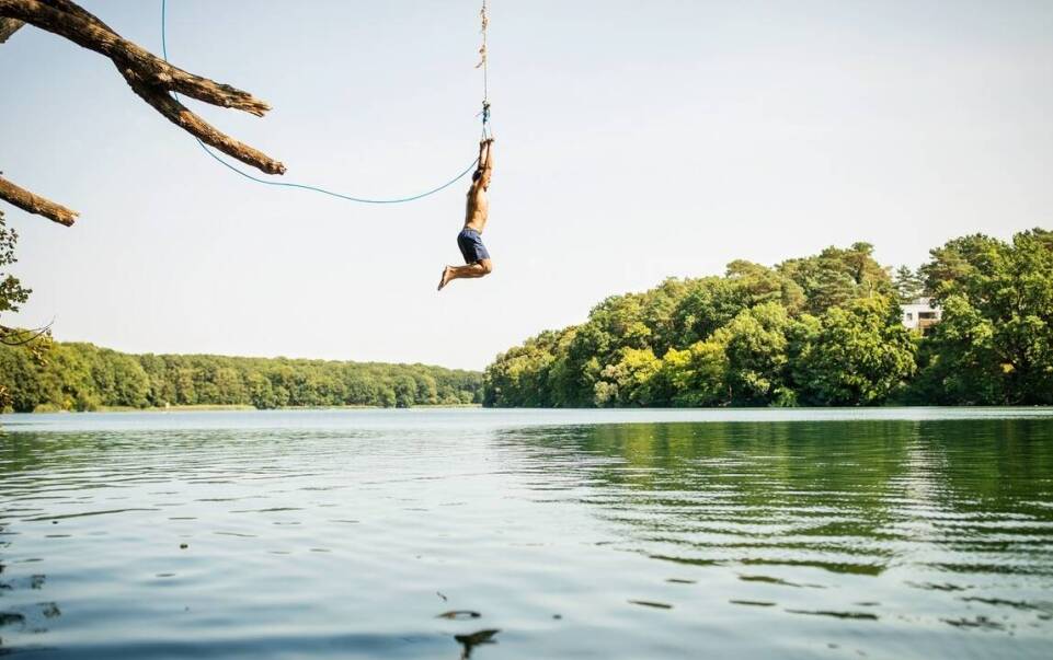 Wakeboarding jako sposób na aktywne spędzenie wakacji - zalety