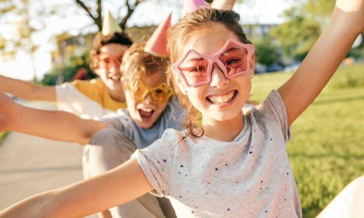 Wynajem dmuchańców jako atrakcja na urodzinach dziecka