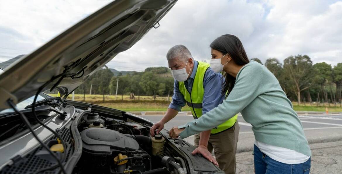Pomoc drogowa dla samochodów osobowych i ciężarowych: co warto wiedzieć?
