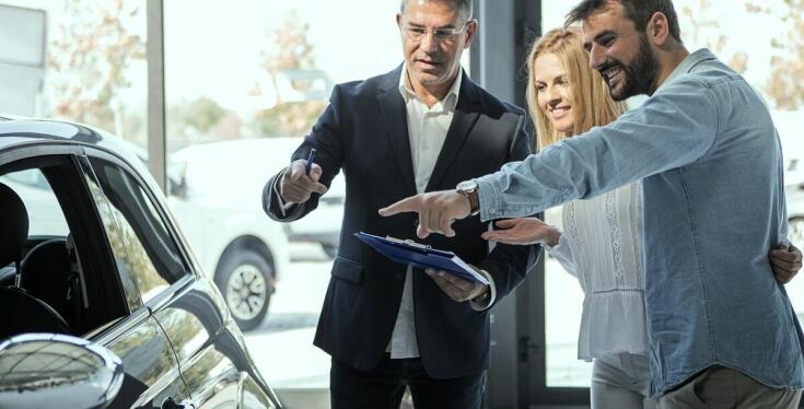 Skup starych samochodów – jakie warunki trzeba spełnić, aby sprzedać auto?