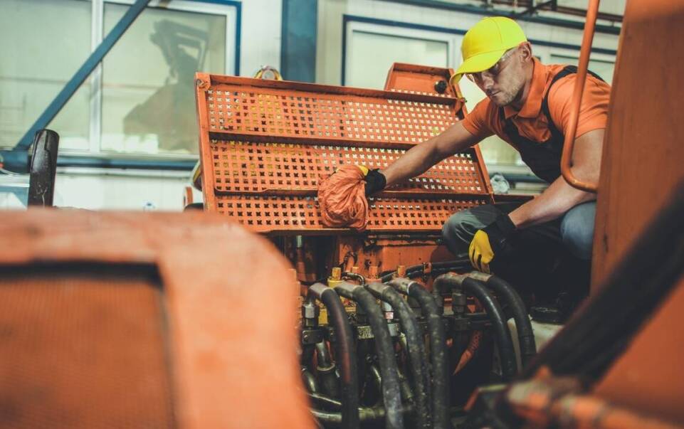 Jak dbać o sprzęt i jednostki pływające podczas szkoleń motorowodnych?