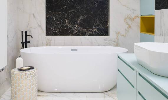 Płytki ceramiczne a styl wnętrza – jak dopasować wzory do aranżacji?