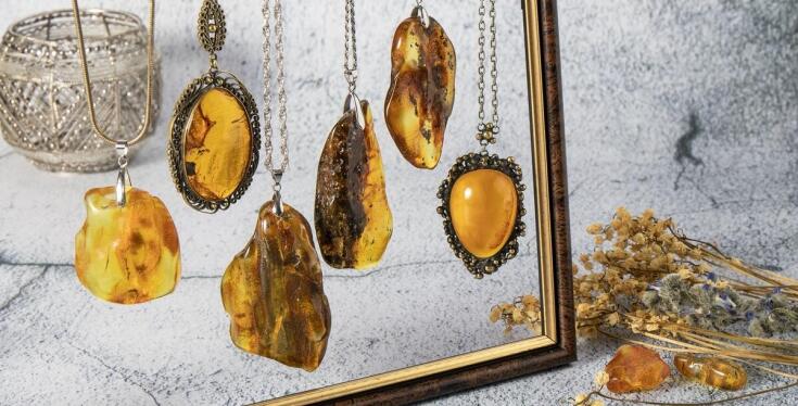 Oprawa kamieni naturalnych: Dodaj magii swojej biżuterii