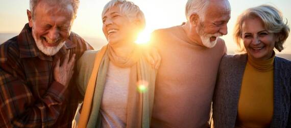 Jakie korzyści przynosi uczestnictwo w praktykach religijnych seniorom?