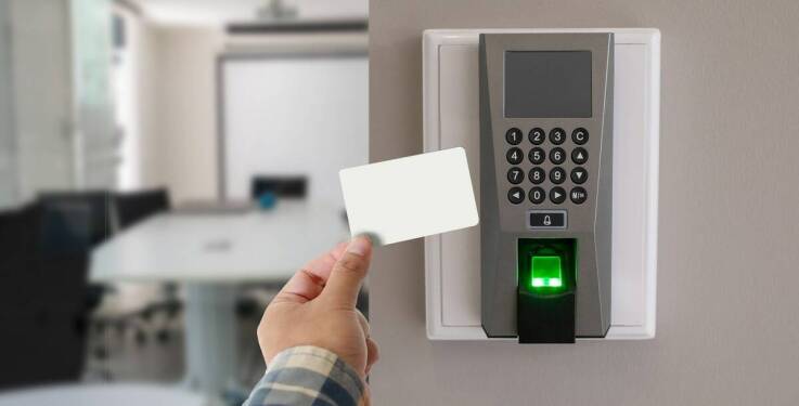 Wpływ technologii RFID na nowoczesne systemy kontroli dostępu