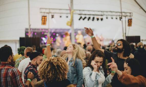 Odkrywanie afrykańskich smaków: co warto spróbować podczas wycieczek?