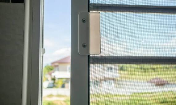 Moskitiery okienne jako element zrównoważonego budownictwa