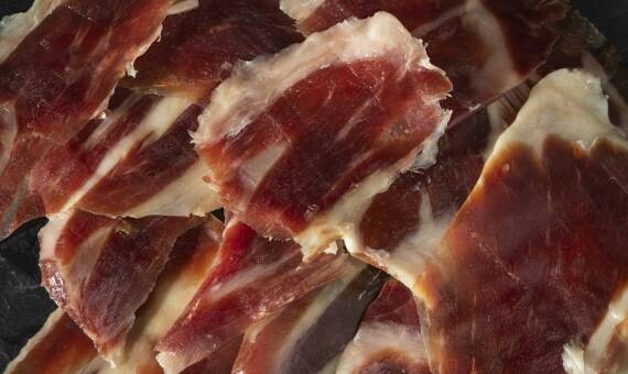 Tradycja i nowoczesność w produkcji szynek Dębica