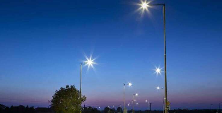 Zalety słupów oświetleniowych w nowoczesnych przestrzeniach miejskich