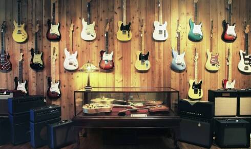 Różnice między gitarami elektrycznymi a basowymi – co musisz wiedzieć?