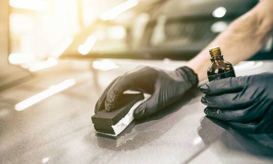 Auto detailing łódź: znaczenie ochrony elementów chromowanych i gumowych