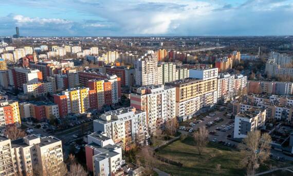 Wybór między domem a mieszkaniem: co jest bardziej opłacalne w Sochaczewie?