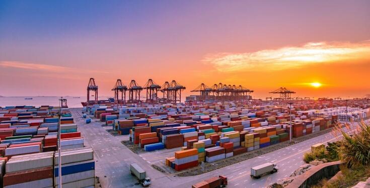 Jak transport intermodalny zmienia oblicze współczesnej logistyki?