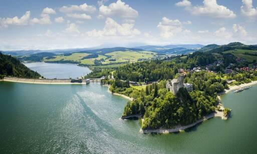 Relaksujące spacery po okolicy skalnego miasta – trasy dla każdego