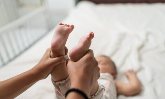 Porady dotyczące wyboru lokalizacji na sesję noworodkową z mamą