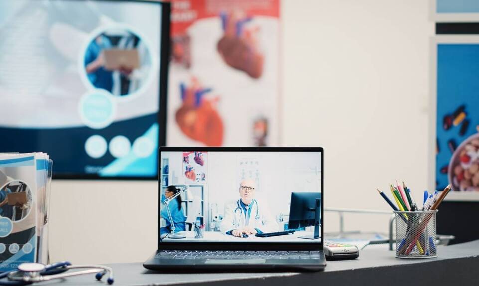 Transmisja video z obrad – korzyści dla uczestników głosowań online