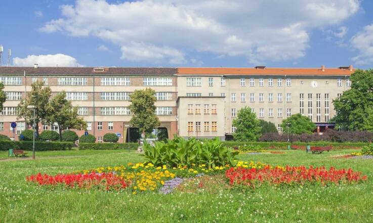 Schroniska młodzieżowe: oferta noclegowa dla młodych podróżników w Rewalu