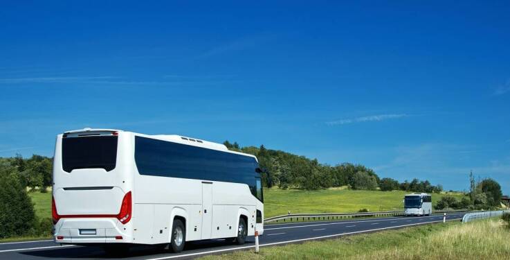 Wynajem busa na konferencje – jak zorganizować transport uczestników?