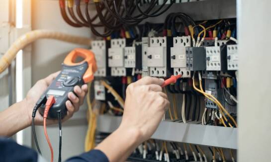 Pomiary instalacji elektrycznych – dlaczego są niezbędne?
