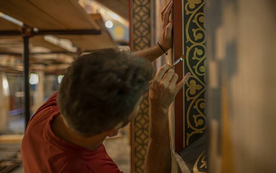 Pozłotnictwo – jak usługi konserwatorskie przywracają blask zabytkom?