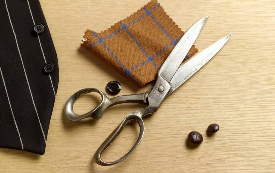 Jak wygląda proces szycia garnituru na miarę?