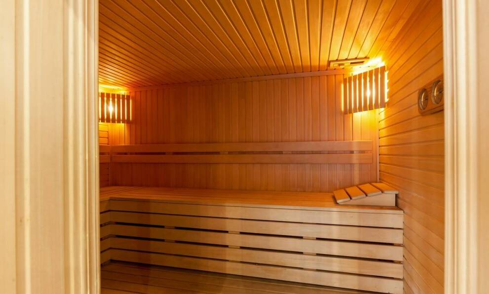 Wpływ jakości drzwi szklanych na komfort użytkowania sauny