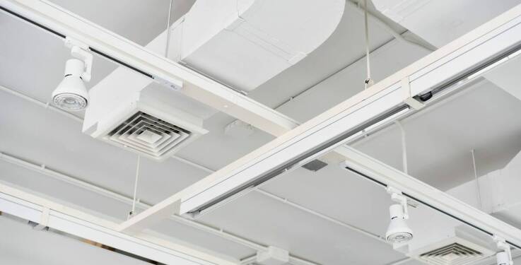 Jak wybrać odpowiednią podsufitkę stalową dla Twojego projektu?