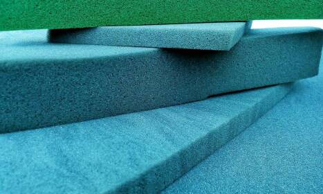 Jak uszczelka krawędziowa wpływa na redukcję hałasu w maszynach budowlanych?