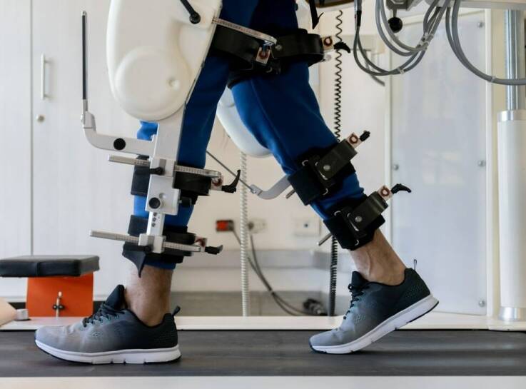 Wynajem szyny CPM – skuteczność w rehabilitacji po operacji kolana