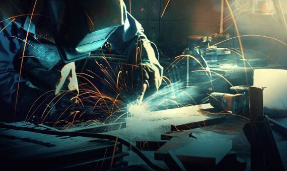 Rola usług spawalniczych w tworzeniu estetycznych bram i ogrodzeń