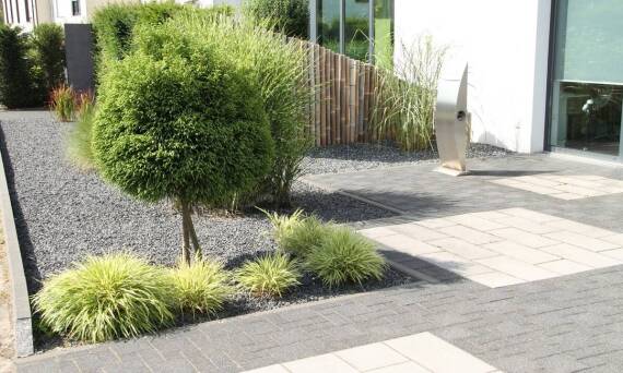 Zastosowanie kostki granitowej w projektach ogrodowych: praktyczne porady