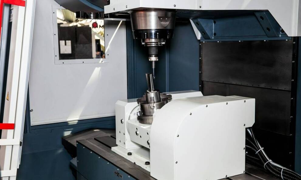 Jak poziome centra obróbcze wpływają na efektywność produkcji seryjnej?