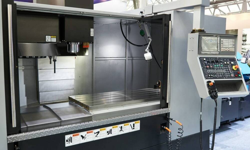 Dlaczego warto inwestować w plotery Summa do frezowania drewna?