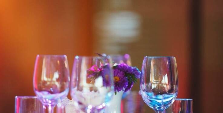 Jakie są zalety wyboru sali na 50 urodziny w eleganckiej restauracji?