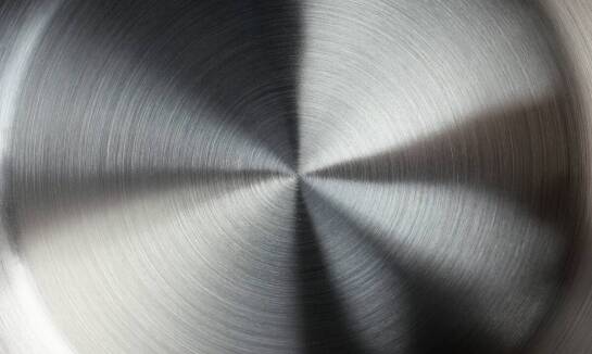 Czym różnią się blachy nierdzewne od innych metali kolorowych?