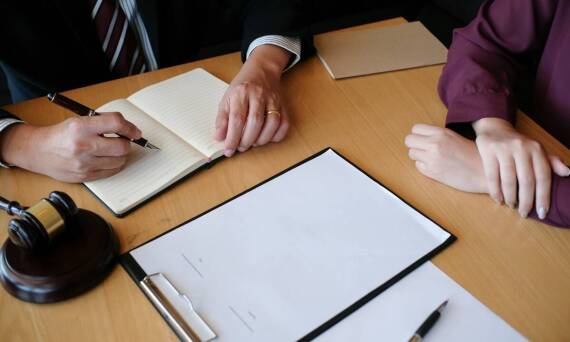 Jak przygotować się do konsultacji prawnej dotyczącej prawa pracy?